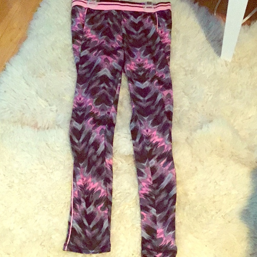 Lightweight leggings for girls.
